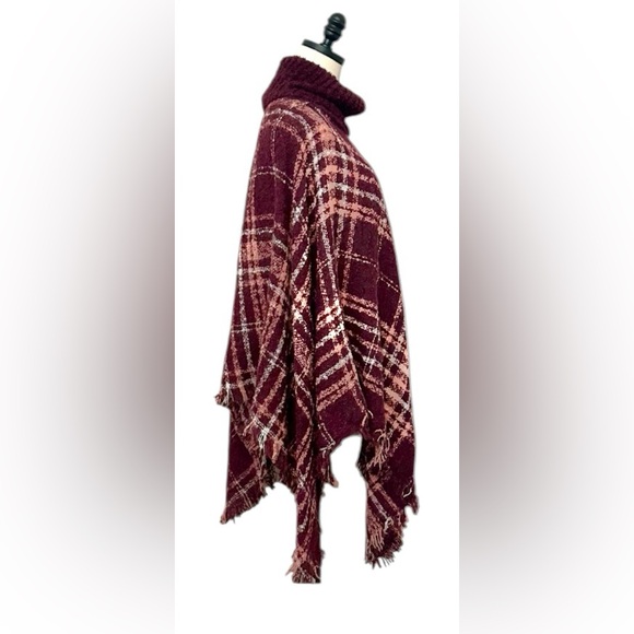 NWT BURGUNDY PINK & WHITE PULL OVER COWL NECK PONCHO SHAWL CAPE COVER UP - Picture 4 of 7